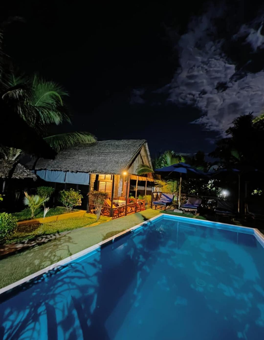 Bungalows Des Tropiques นูซีเบ ภายนอก รูปภาพ