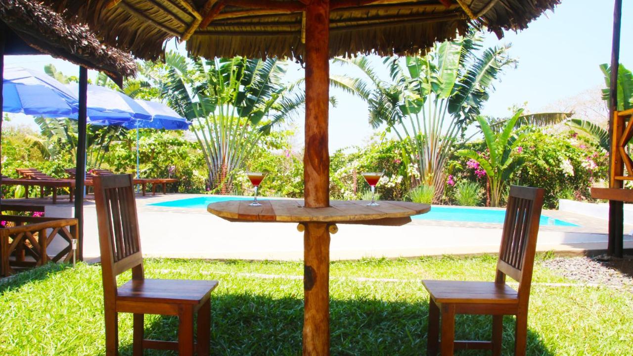 Bungalows Des Tropiques นูซีเบ ภายนอก รูปภาพ